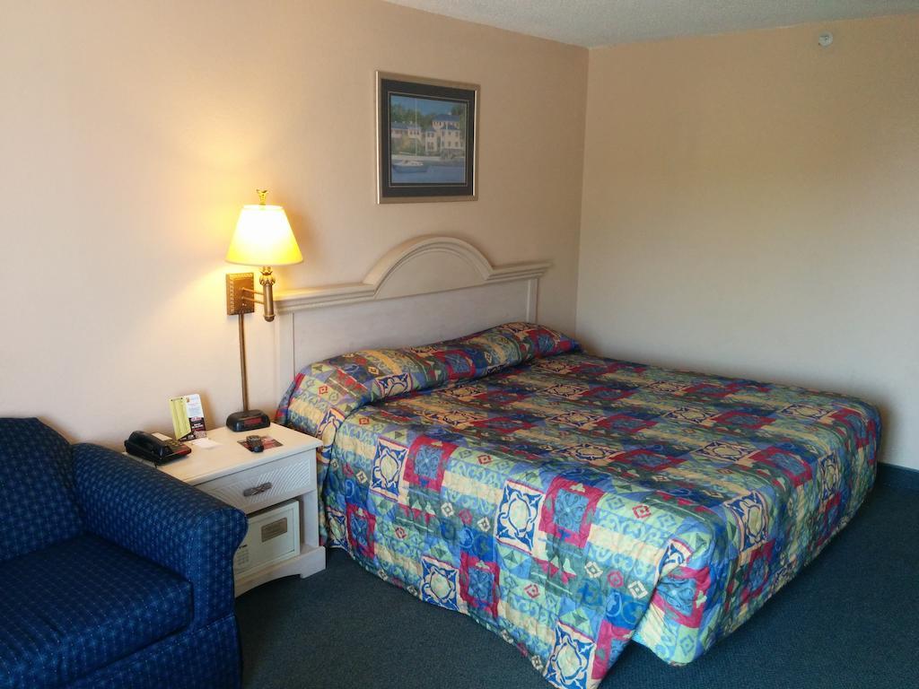 Comfort Inn N Myrtle Beach Barefoot Landing North Myrtle Beach Room photo